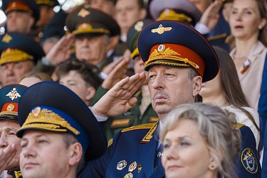 Оренбуржцы отмечают главный праздник страны